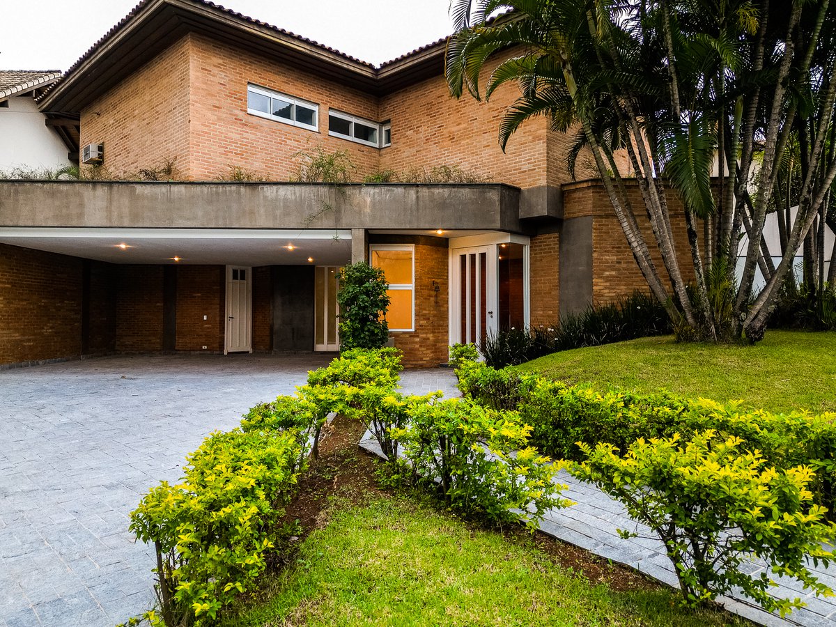 Venda · Casa com 4 suítes