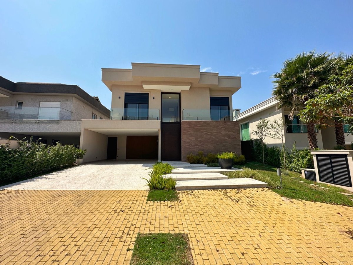 Venda · Casa com 4 suítes