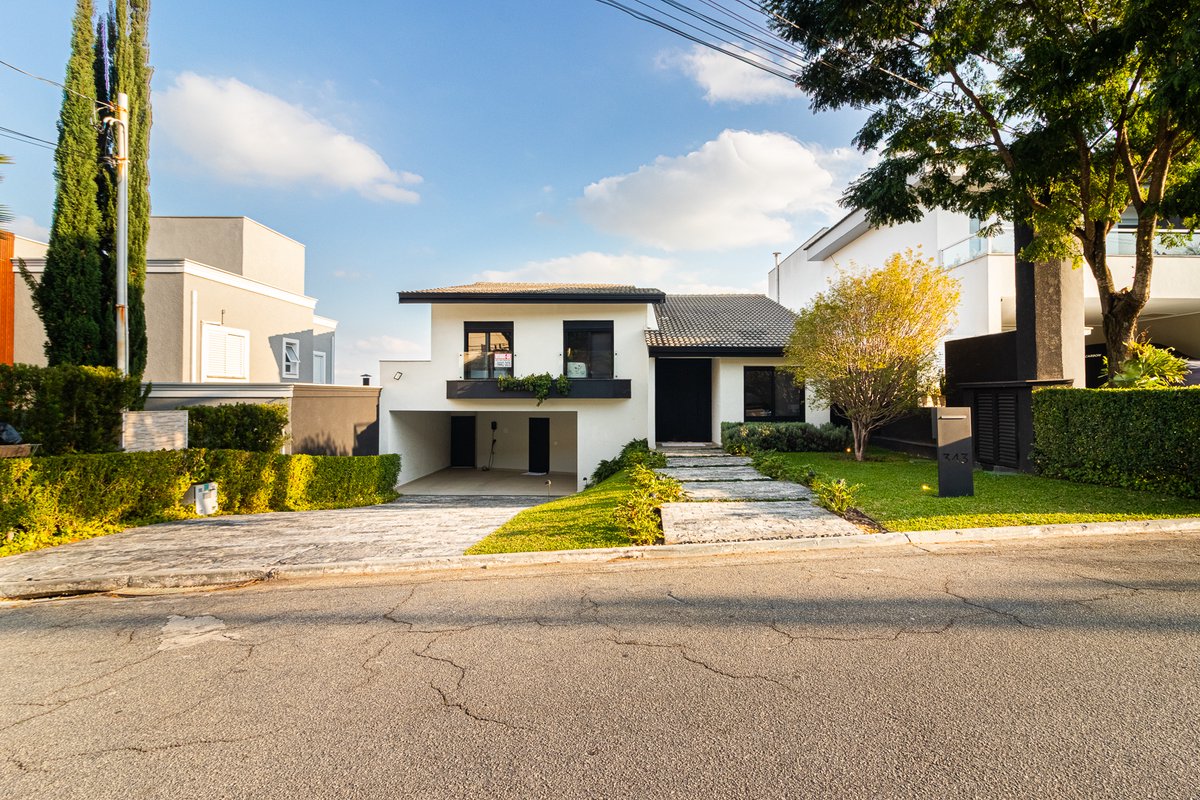 Venda · Casa com 4 suítes