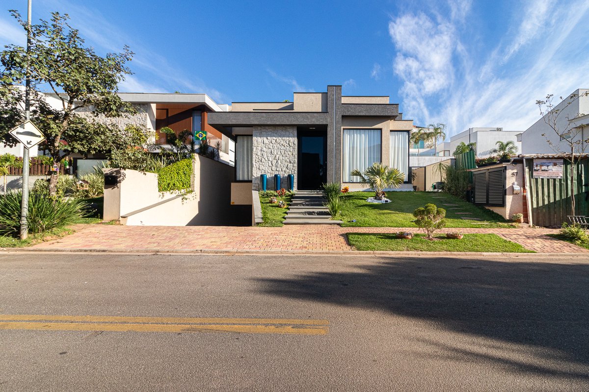 Venda · Casa com 3 suítes