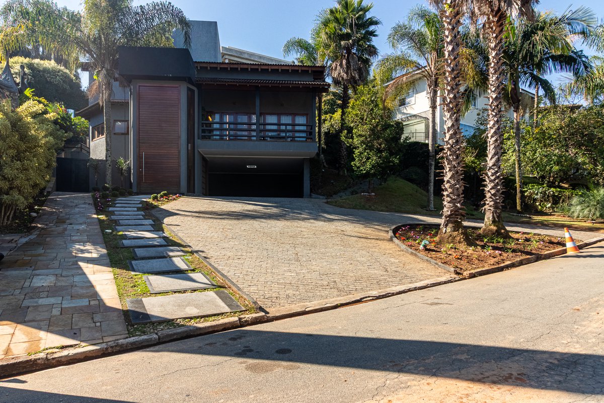 Venda · Casa com 4 suítes